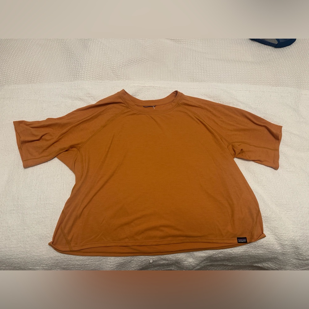 Patagonia cropped shirt
